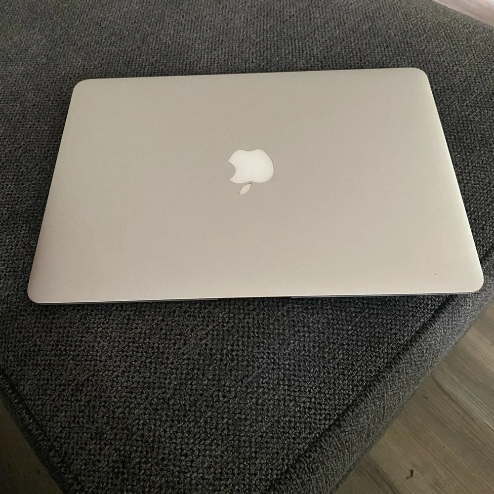 Apple MacBook Air Silver Laptop with Sleek Design